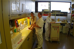 Station 9A Pflegeteam, Foto: ©Kliniken Köln; Timpanaro