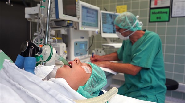 Kind in einer Narkose, Foto: Kliniken Köln