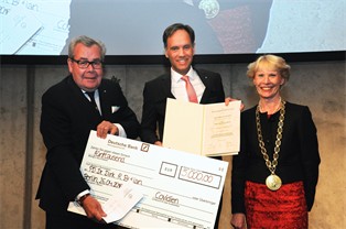 Verleihung Felicien-Steichen-Preis an PD Dr. Bulian Foto Peter Schmalfeldt