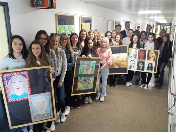 Gruppenbild Schulzentrum Ostheim Vernissage Station 5A