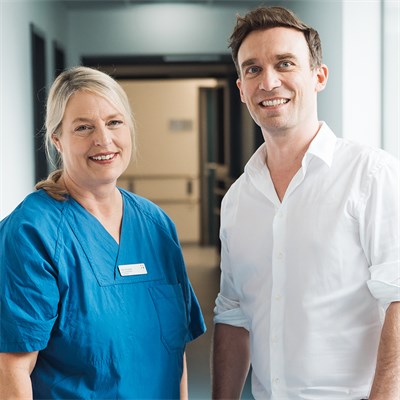 Heidi Schweizer, leitende Hebamme, und PD Dr. Michael Mallmann, Chefarzt der Frauenklinik, Foto: Monserts of media