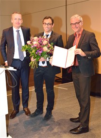 PD Dr. Karagiannidis erhält Forschungspreis Intensivmedizin Foto Aey Congresse GmbH