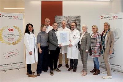 feierliche Übergabe des Zertifikats an die für die Schmerztherapie verantwortlichen Vertreter*innen der Krankenhäuser Holweide, Merheim und des Kinderkrankenhauses Amsterdamer Straße, Foto: Sabine Rütten