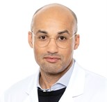 Dr. Otchwemah, Facharzt der Klinik für Orthopädie, Unfallchirurgie und Sporttraumatologie