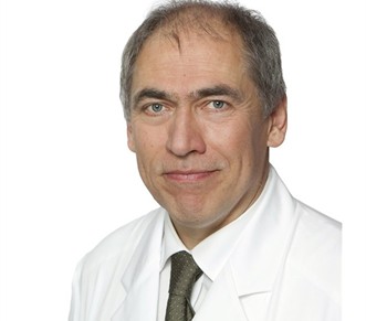 Prof. Dr. med. Dr. h.c. N. Schrage, Chefarzt der Augenklinik