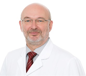 Prof. Dr. Jörres, Chefarzt der Medizinischen Klnik I